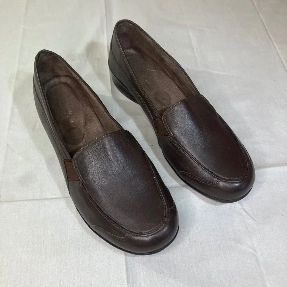 Natural Soul Carryon Womens 10M Brown Leather Slip On Loafers All-Thru Comfort